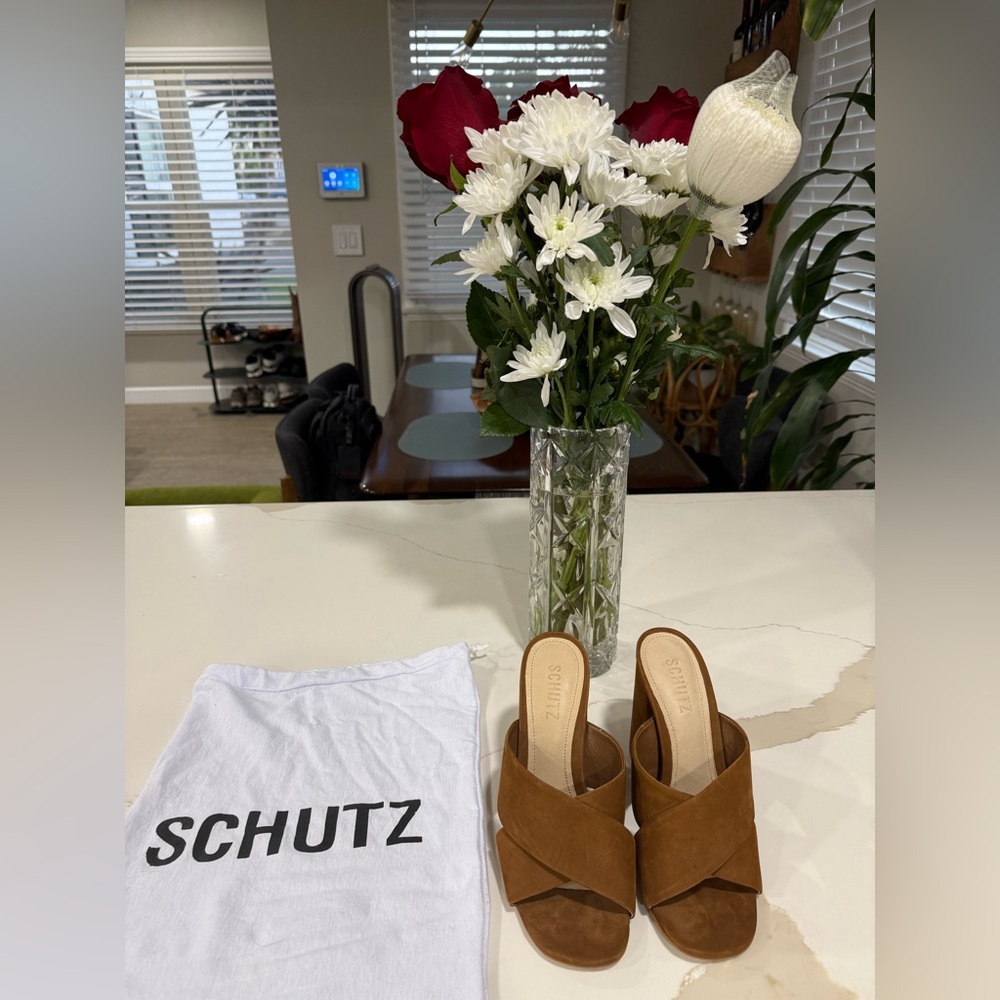 SCHUTZ Callie Nubuck Sandal. Dark Camel Size 6.5 NWT